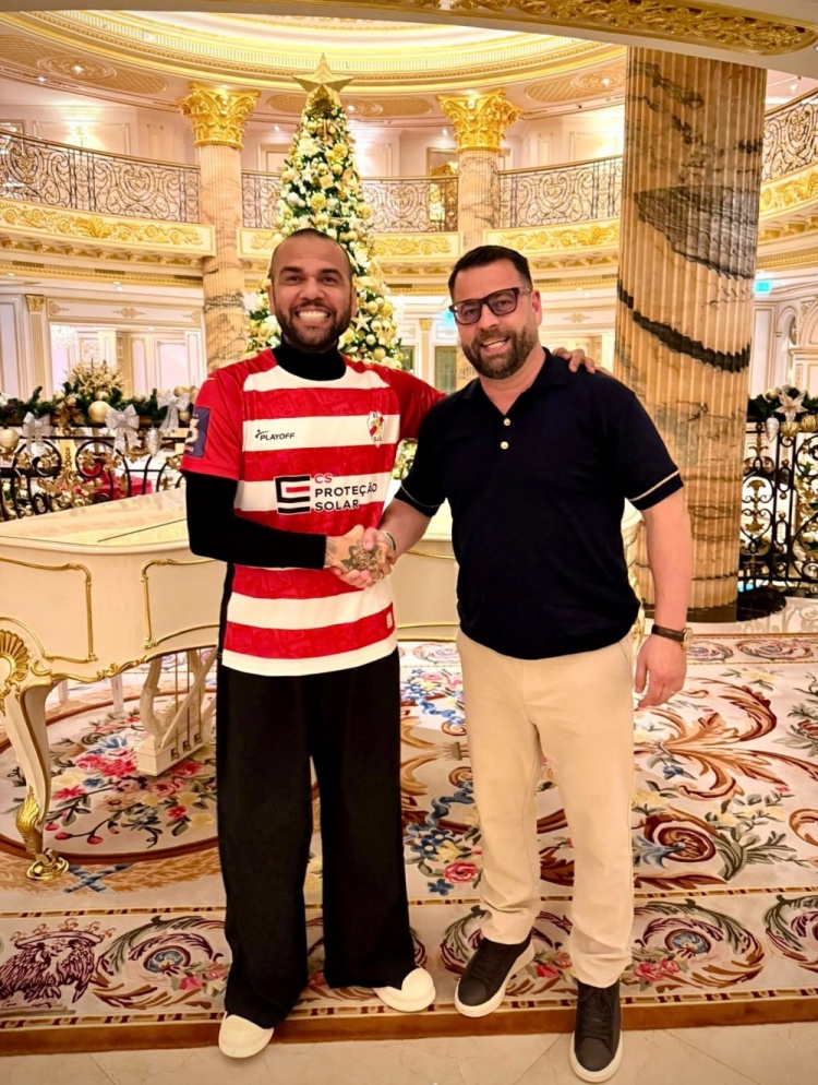 世界杯官方直播app手机版下载安装-葡媒:42岁阿尔维斯准备复出,效力自己控股的葡萄牙第三级别球队