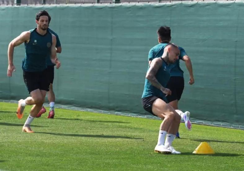 世界杯手机高清观看软件-1-3 0-1！浙江不敌俄超下游队！新鹏城小负泰港 韦斯利戴队长袖标